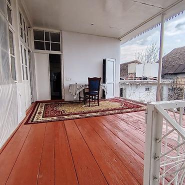 Həyət evi alıram: Satılır: həyət evi - Geniş həyətli, bir mərtəbəli ev. Evin önündə — 8