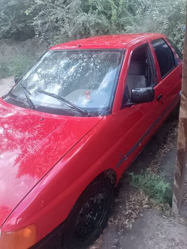 обмен на малолетражку: Ford Escort (седан), красный цвет кузова. Кузов: - 4 двери, окраска
