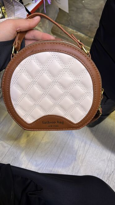 Классические сумки: Все по 700 — 12