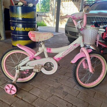 куплю детский велосипед: Коляска, цвет - Розовый, Б/у