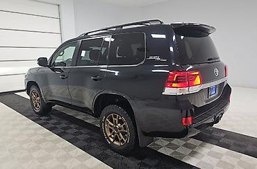 Toyota: Toyota Land Cruiser: 2020 г., 5.7 л, Автомат, Бензин, Внедорожник — 5