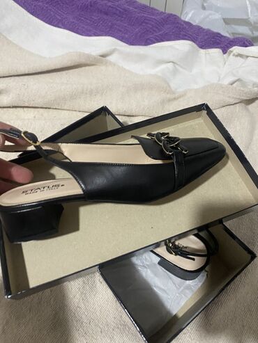 Salonke: Salonke, 36 — 6