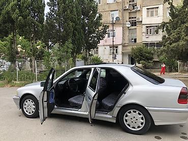 mercedes benz 208 d: Mercedes-Benz C-Class: 2 l | 1998 il Sedan — 4