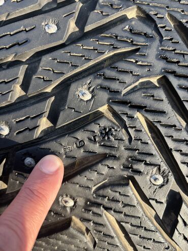 Шины: Шины 285 / 35 / R 19, Зимняя шипованная, Б/у, Комплект, Легковые, Nokian — 4