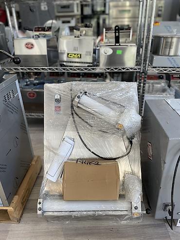 Xəmir açma aparatı paslanmayan poladdan hazırlanmışdır və şaquli