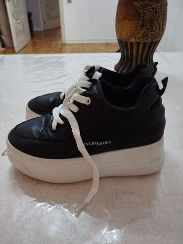 Women's Sneakers and athletic shoes: Ölçü: 36, rəng - Qara, Yeni — 2
