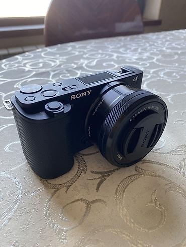 sony a6000: Sony ZV-E10 güzgüsüz kamera satılır. Kompakt və yüngül korpusa malik — 3