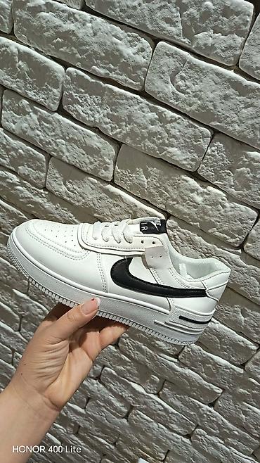 Patike: 👑Broj 36-41 ✅Cena 2500 din Patike Nike Air – bele sa crnim Swoosh — 1