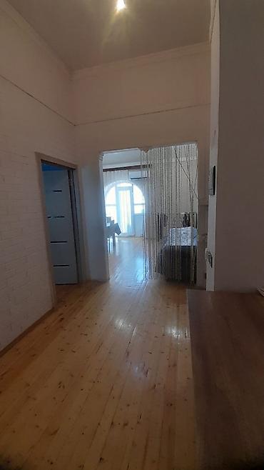 Otaqların uzunmüddətli kirayəsi: Geniş və işıqlı mətbəx–studio və dəhliz sahəsi - Hündür tavanlı — 15