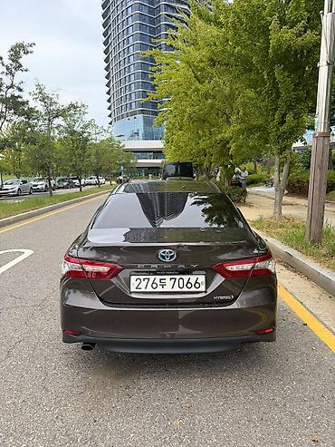 камбой: Toyota Camry: 2020 г., 2.5 л, Вариатор, Гибрид, Седан — 4