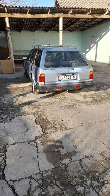 Nissan: Nissan Bluebird: 1988 г., 1.8 л, Механика, Бензин, Универсал