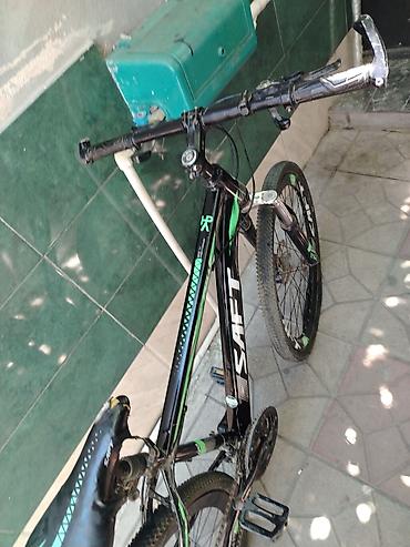 Velosipedlər: MTB velosiped – Sprint marka, 29” təkərli Xüsusiyyətlər: - Çərçivə — 5