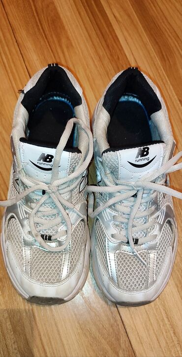 линиг кроссовки: Кроссовкалар, 36, New Balance, Колдонулган, түсү - Ак, Өзү алып кетүү