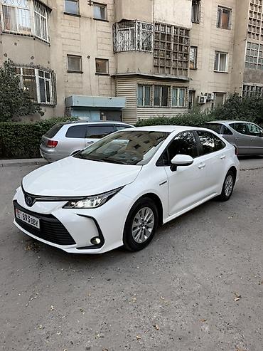 8: Toyota Corolla: 2021 г., 1.8 л, Вариатор, Гибрид, Седан — 2