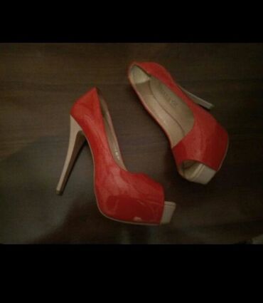 красный туфли: Туфли Suzana, 40, цвет - Красный