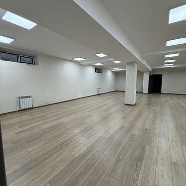 Аренда помещений свободного назначения: Сдается в аренду просторное коммерческое помещение в современном — 9