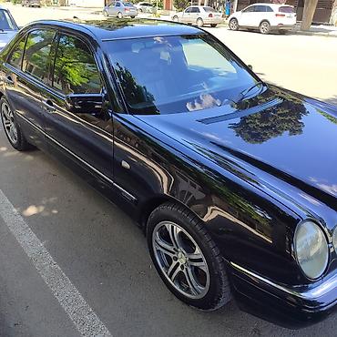 bmw e60 stop: Mercedes-Benz E-Class (W210) sedan – qara rəng, 4 qapı — 2