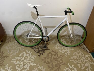 купить горный велосипед недорого: Fixie/Single-speed velosiped - Rəng: ağ çərçivə, - Çərçivə: düz