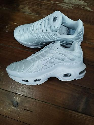 Patike: Velicine od 36 do 41 Nike Air Max Plus (Tn) patike – crno/roze prelaz — 9