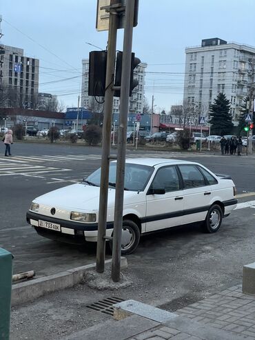 автомобил пассат: Volkswagen Passat: 1988 г., 1.8 л, Механика, Газ, Седан