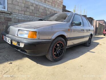 Volkswagen: Volkswagen Passat: 1989 г., 1.8 л, Механика, Бензин, Седан