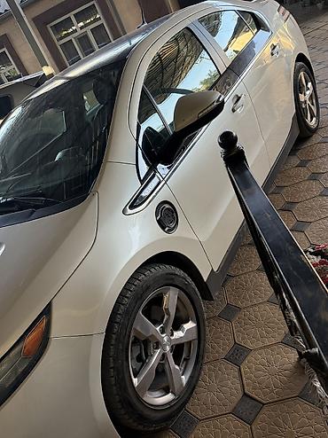 самый дешёвый электромобиль: Chevrolet Volt: 2012 г., 1.5 л, Автомат, Гибрид, Хэтчбэк — 3
