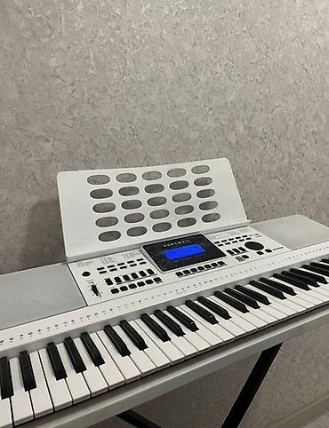 синтезатор: Синтезатор Kurzweil KP40 (белый) на стойке - 61 полноразмерная — 3