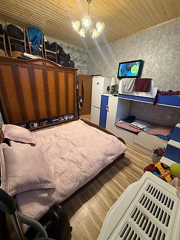 Daşınmaz əmlak: 2 otaqlı həyət evi.Binə qəsəbəsi südçülük sovxozunda yerləşir 218 — 3