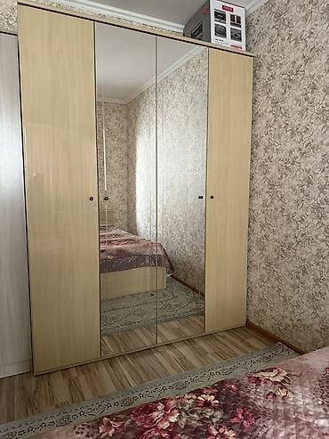 двух этаж: Спальный гарнитур (большой шкаф высота 2,30м, кровать ширина 1,60 м — 2