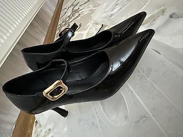 женские туфли с перфорацией: Eqa shoesdən 40Aznə almışam 39ölçü böyük almışam deyə çıxır ayağımdan — 1