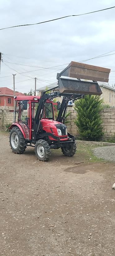 Kommersiya nəqliyyat vasitələri: Belarus (Bielarus) DF 404 qabaq yükləyici ilə traktor - Rəng — 4