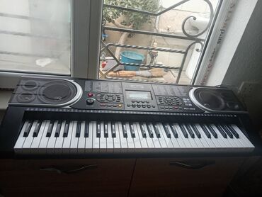 Sintezatorlar: Ayaqlarka birgə 280 azn. Tək özü 250azn -da lalafo.az — 6 Sintezatorlar: Ayaqlarka birgə 280 azn. Tək özü 250azn — 6