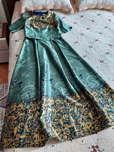 belinay ic geyimleri: Вечернее платье, L (EU 40)
