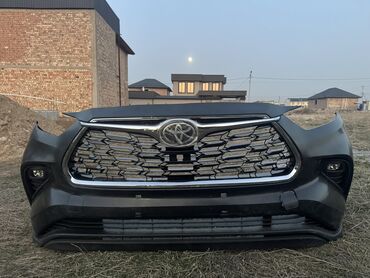 Бамперы и комплектующие: Бампер Передний Toyota, Новый, Аналог