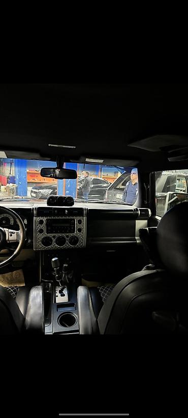Транспорт: Toyota FJ Cruiser: 4 л | 2013 г. Внедорожник — 9