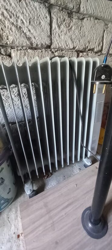 radiator satılır: Yağ radiatorlari yaxşi vəziyyətdədi satilir almaq istəyən nömrəsi