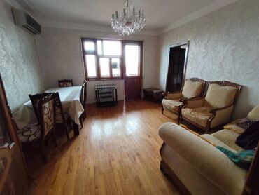 Uzunmüddətli kirayə mənzillər: Binəqədi rayonu,Varovski,milli qvardiyanın yanında.9 mərtəbəli binanın — 2