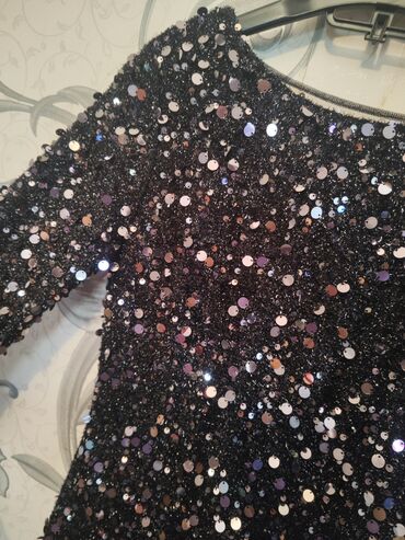 кожаная куртка женская: Qara Ziyafət donu.1 dəfə geyinilib.36.38.bədən gedir