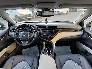 corolla 2004: Toyota Camry: 2019 г., 2.5 л, Автомат, Гибрид, Седан — 4