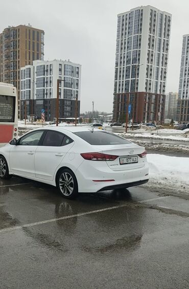 срочно срочно продам машину: Hyundai Avante: 2018 г., 1.6 л, Автомат, Бензин, Седан