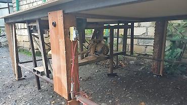 ucuz ev eşyaları: Ağac emalı üçün stasionar dairəvi mişar stolı - Geniş iş səthi — 3