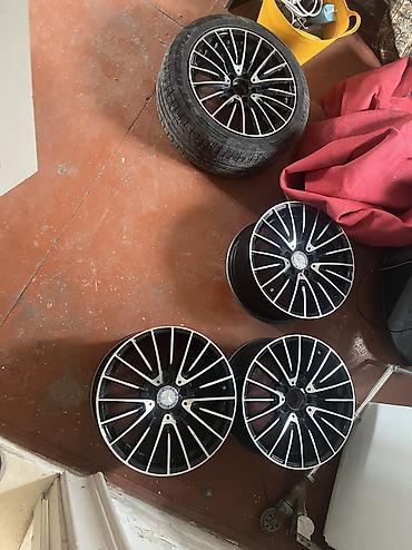 Колеса в сборе: Avtomobil üçün yüngül lehimli disk + şin komplekti üsdünlük bartere — 2
