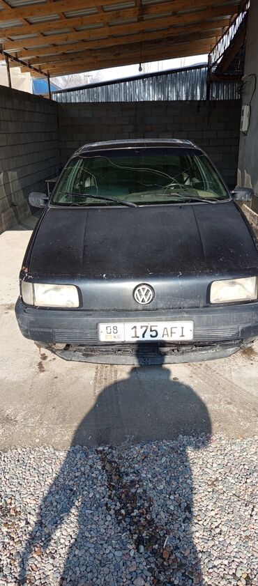 Volkswagen: Volkswagen Passat: 1991 г., 1.8 л, Механика, Бензин, Седан