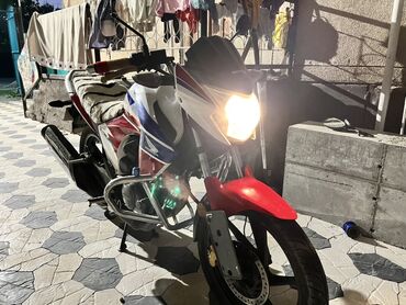 Мотоциклдер: Спортбайк Honda, 150 куб. см, Бензин, Чоңдор үчүн