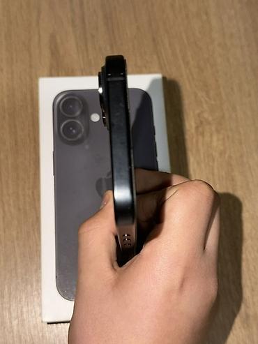 15 pro titanium: IPhone 16, 256 GB, Qara, Face ID — 8