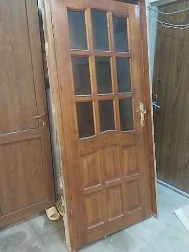 Taxta iç qapı – şüşəli, karkaslı model - Material: tam ağac (klassik