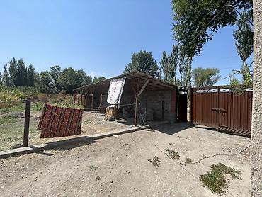 Продажа дачи: Продаётся дом с участком. Срочно - Просторный двор с воротами и — 4