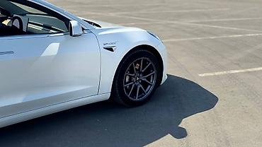 Tesla: Tesla Model 3: 2020 г., 5.5 л, Электромобиль, Седан — 16