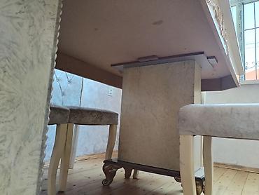 islenmis divanlarin satisi: Qonaq otağı üçün, İşlənmiş, Açılan, Kvadrat masa, 6 stul — 4