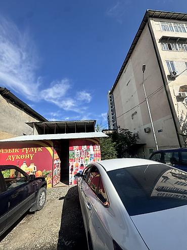 рассрочка продаю: Ош шаары арендага берилет Салиева 48 а -скалад -полкалар -парковка — 2